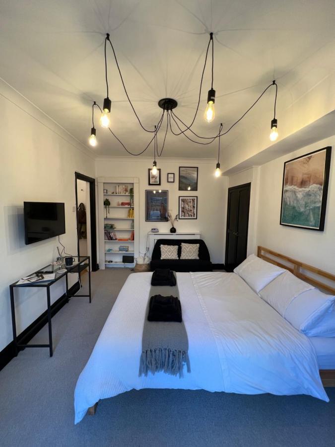 Stylish Central Basement Studio, With Outdoor Space ブライトン エクステリア 写真